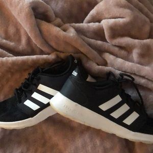 Woman’s ADIDAS CloudFoam sneakers